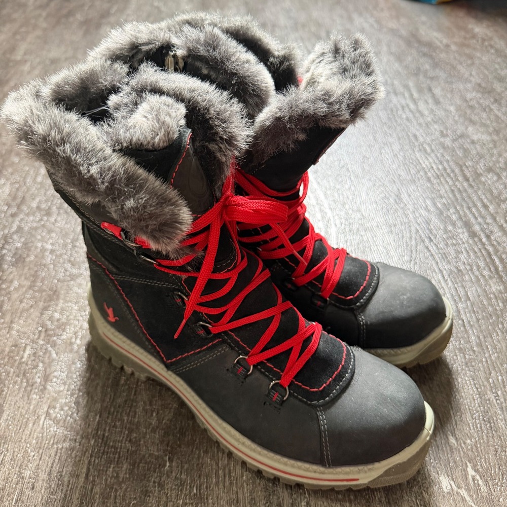 Santana Canada Winter Boots Women 9 Black Red Faux Fur Trim Suede Zipper Mid